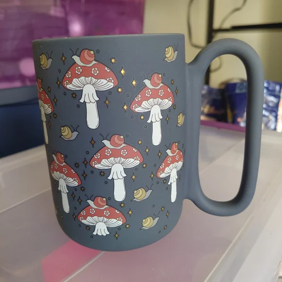 Gray Mushroom Pattern Mug - Picture 3 of 9